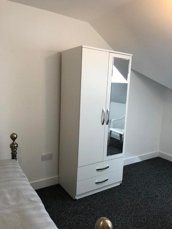 Rahal Ilford Apartment ภายนอก รูปภาพ