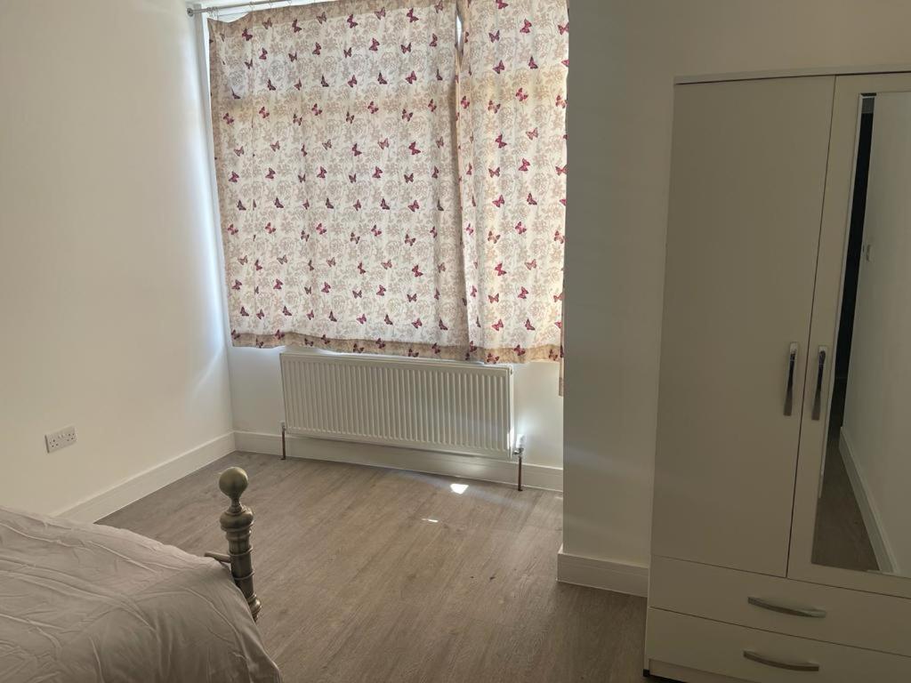 Rahal Ilford Apartment ภายนอก รูปภาพ